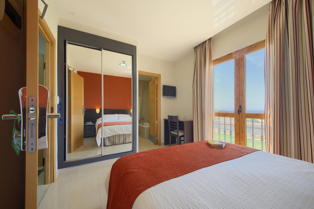 Hotel La Mirada Тарифа Экстерьер фото